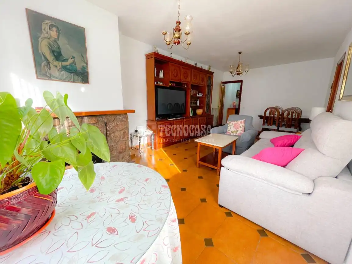 Living room of Flat for sale in Guadarrama  with Heating, Terrace and Storage room