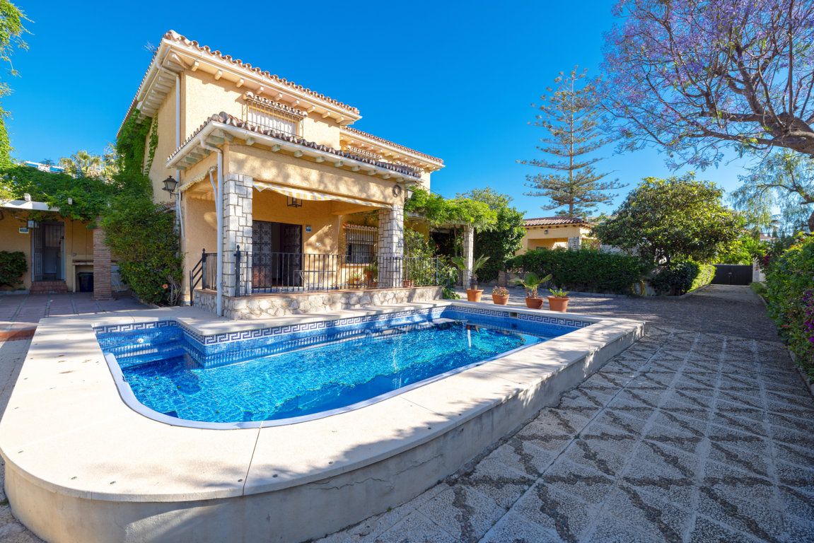 Vista exterior de Casa o xalet en venda en Málaga Capital amb Aire condicionat, Calefacció i Jardí privat