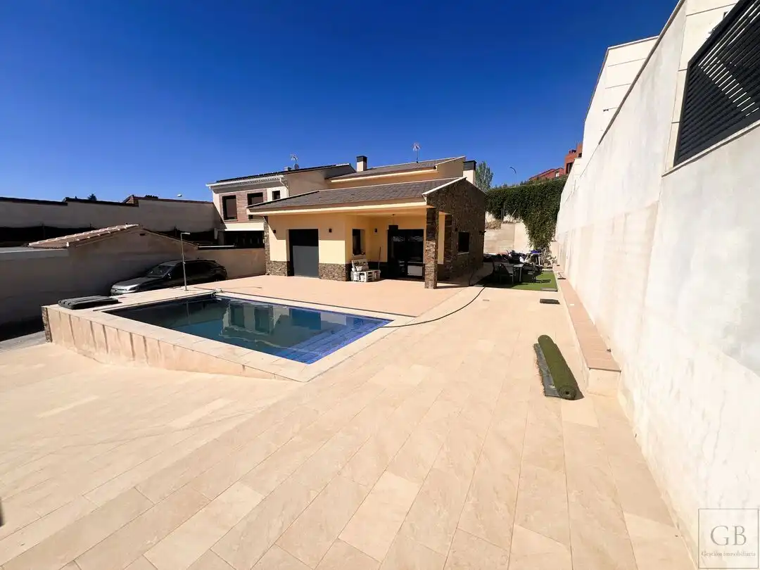 Detached house for sale in Olías del Rey, imagen 3