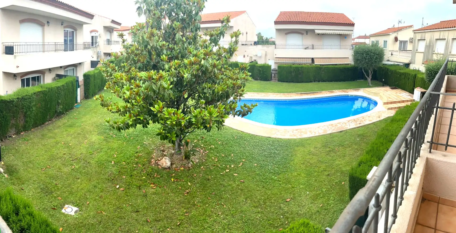 Piscina de Casa adosada en venta en Mont-roig del Camp con Aire acondicionado, Calefacción y Terraza