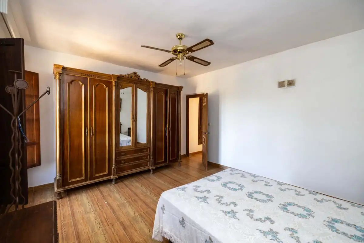 Schlafzimmer von Country house zum Verkauf in Olvera mit Klimaanlage, Heizung und Privatgarten