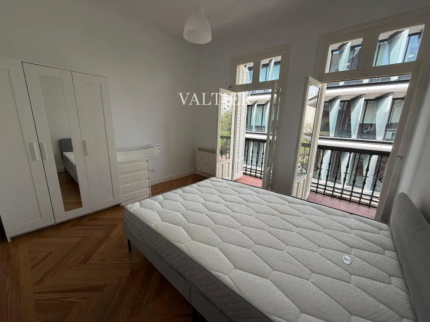 Dormitori de Pis de lloguer en  Madrid Capital amb Calefacció i Moblat