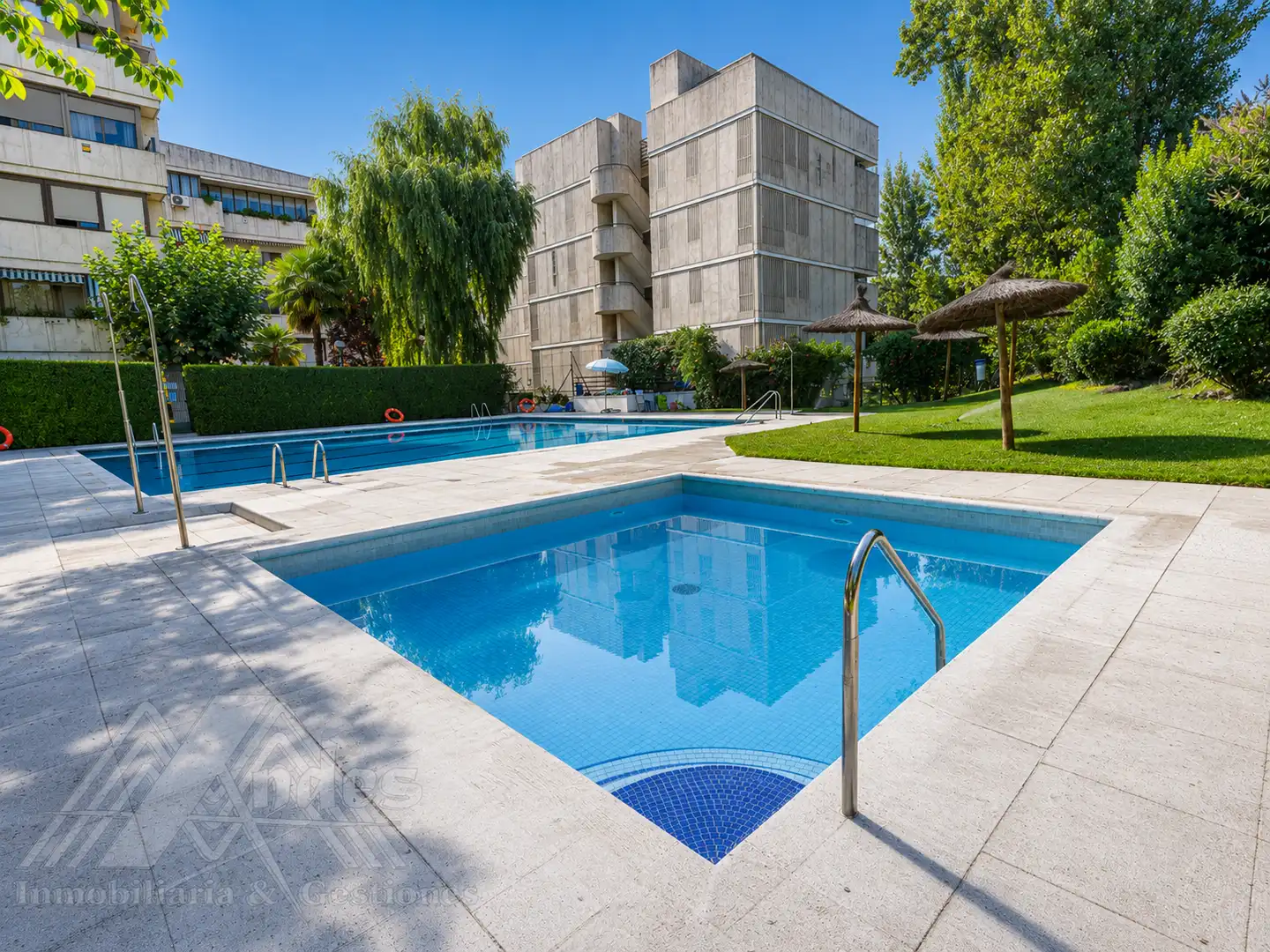 Swimming pool of Flat for sale in Majadahonda  with Air Conditioner, Heating and Storage room