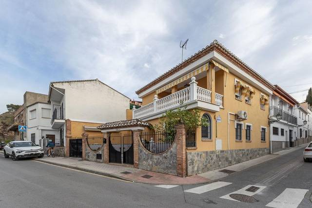 Casa-chalet en Venta en Bola de Oro