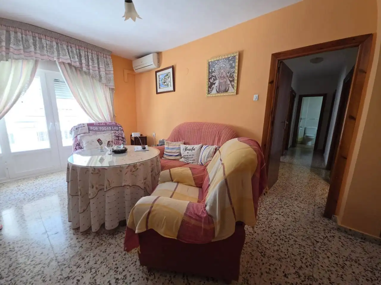 Sala d'estar de Pis en venda en Baza amb Traster