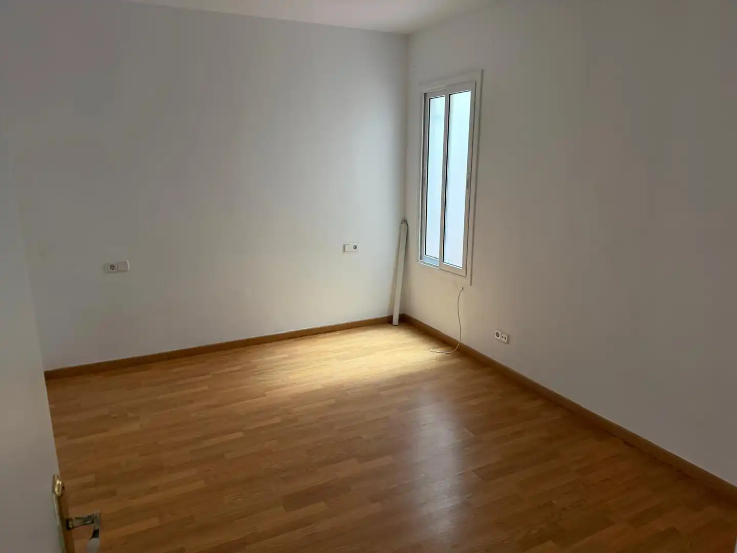 Piso en venta en Santa Coloma de Gramenet con Parquet y Balcón