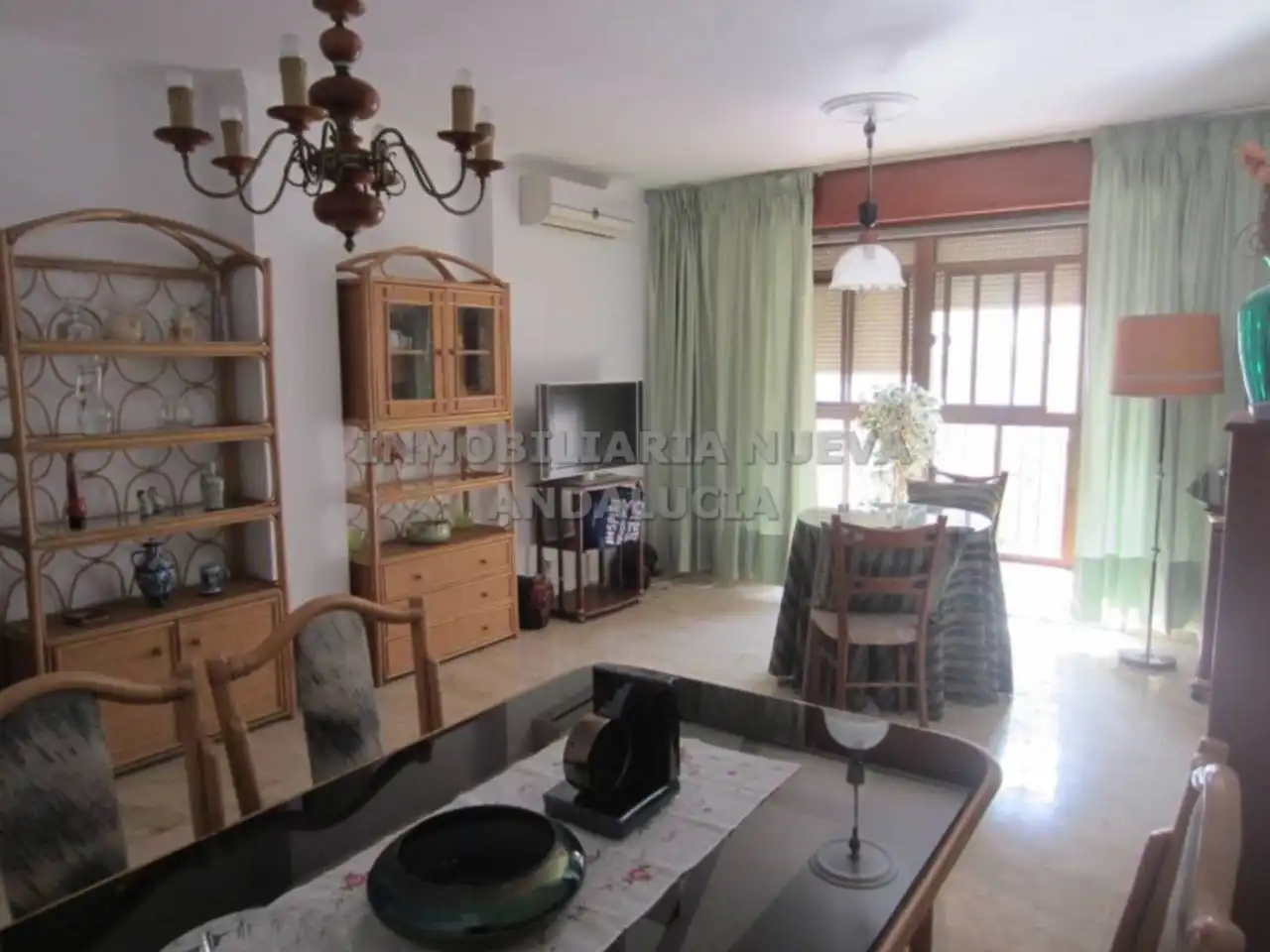 Sala d'estar de Pis de lloguer en Almería amb Terrassa i Moblat