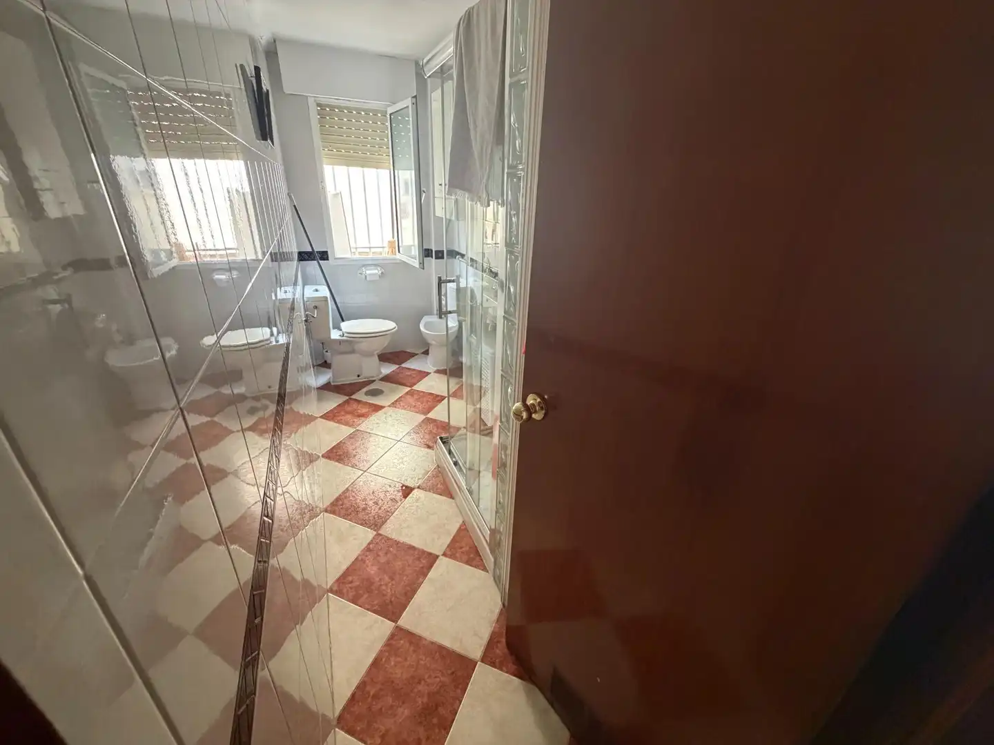 Bany de Pis en venda en San Juan de Aznalfarache amb Aire condicionat
