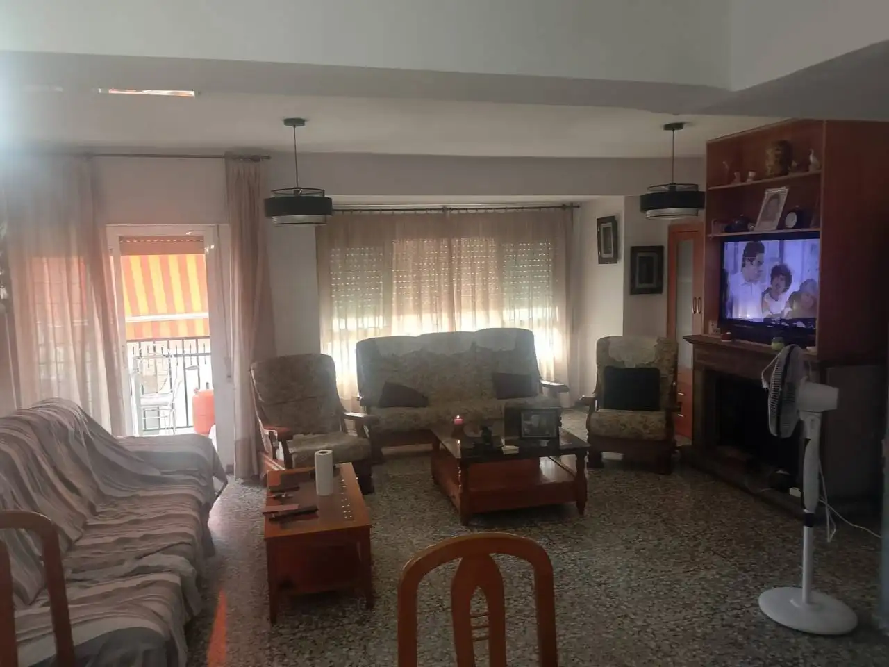 Wohnzimmer von Wohnung zum Verkauf in Oliva mit Klimaanlage, Möbliert und Balkon