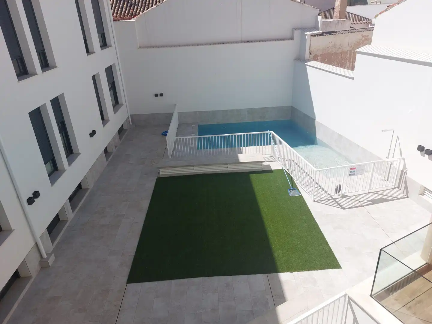 Piscina de Piso de alquiler en Alcázar de San Juan con Calefacción, Piscina y Amueblado