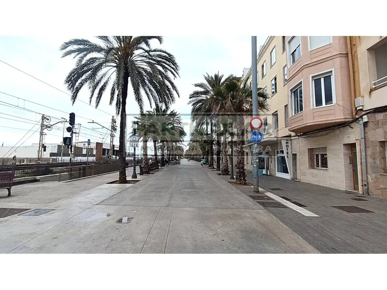 Exterior view of Detached homes for rent in Badalona  with Terrace and Alarm