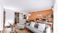 Sala d'estar de Dúplex en venda en Vilassar de Mar amb Terrassa