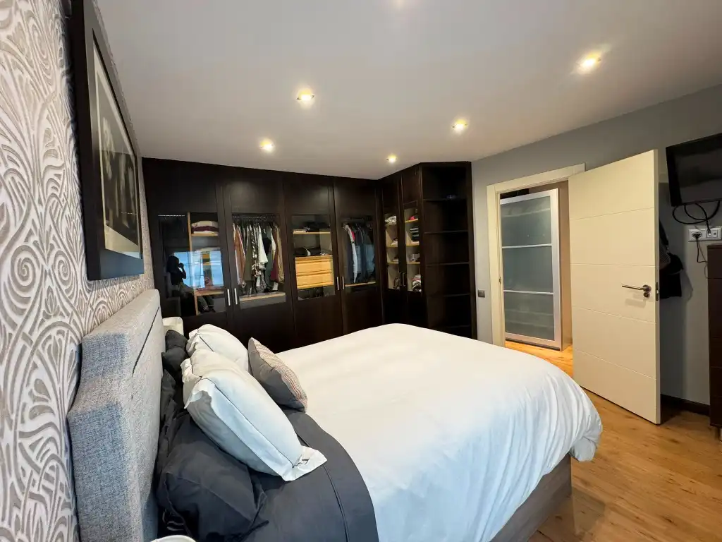 Habitación de Piso en venta en Gijón  con Calefacción, Parquet y Horno