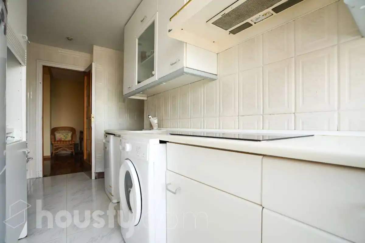 Flat for sale in Calle Santiago Rusiñol, Ciudad Universitaria