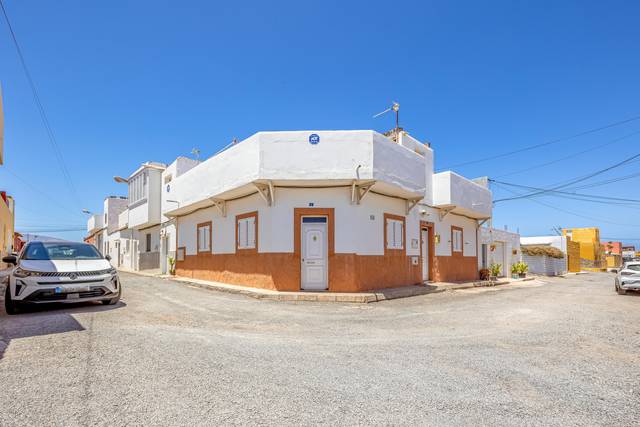 Casa-chalet en Venta en Avenida de las Salinas, 3 en Castillo del Romeral - Juan Grande