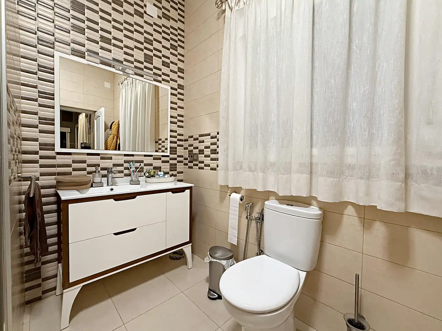 Baño de Casa adosada en venta en Pilas con Aire acondicionado y Terraza
