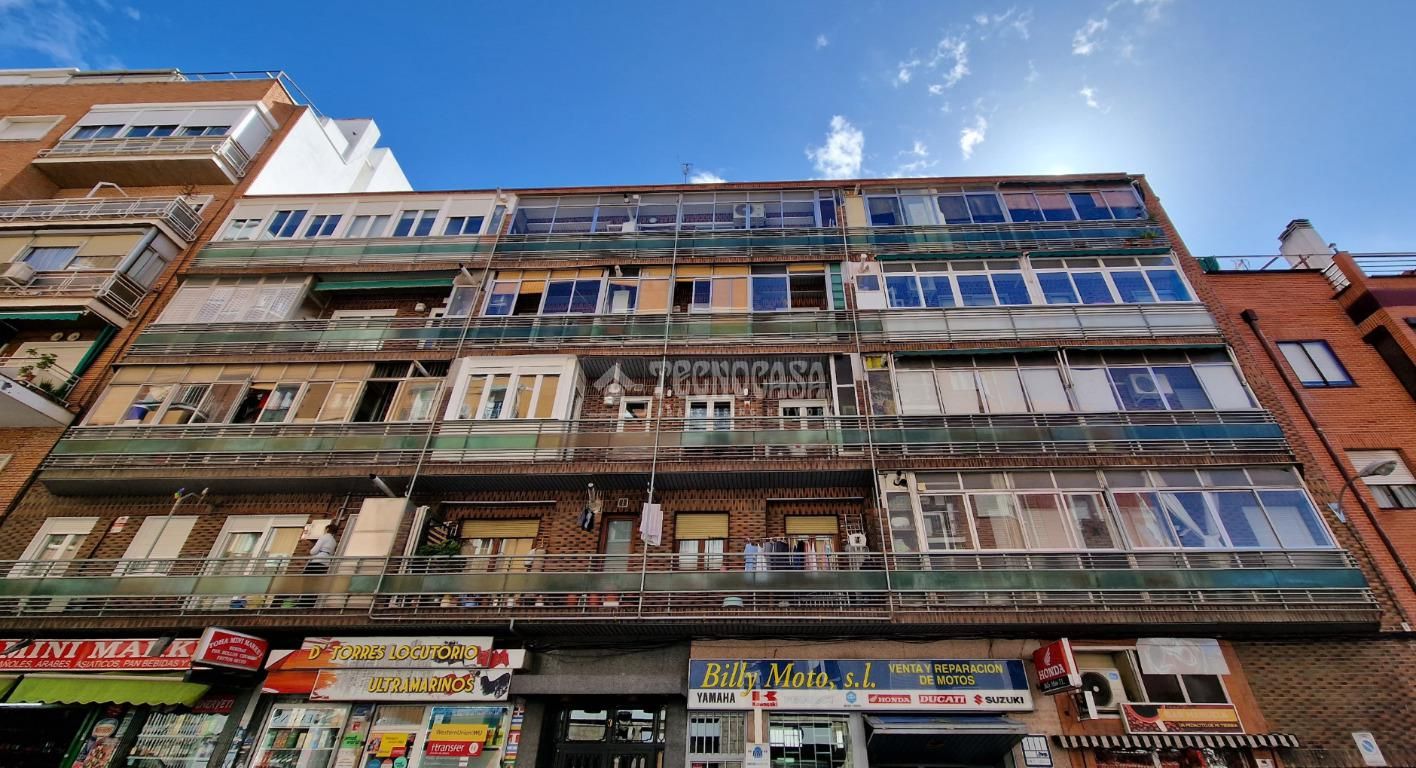 Exterior view of Garage for sale in  Madrid Capital