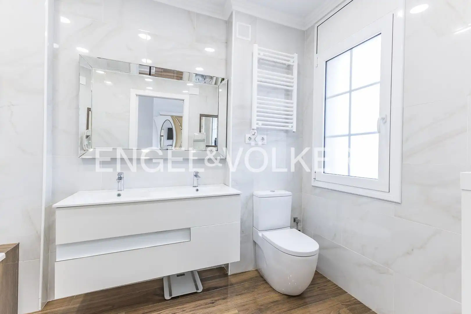 Bathroom of Country homes for sale in Terrassa  with Air Conditioner, Heating and Private garden