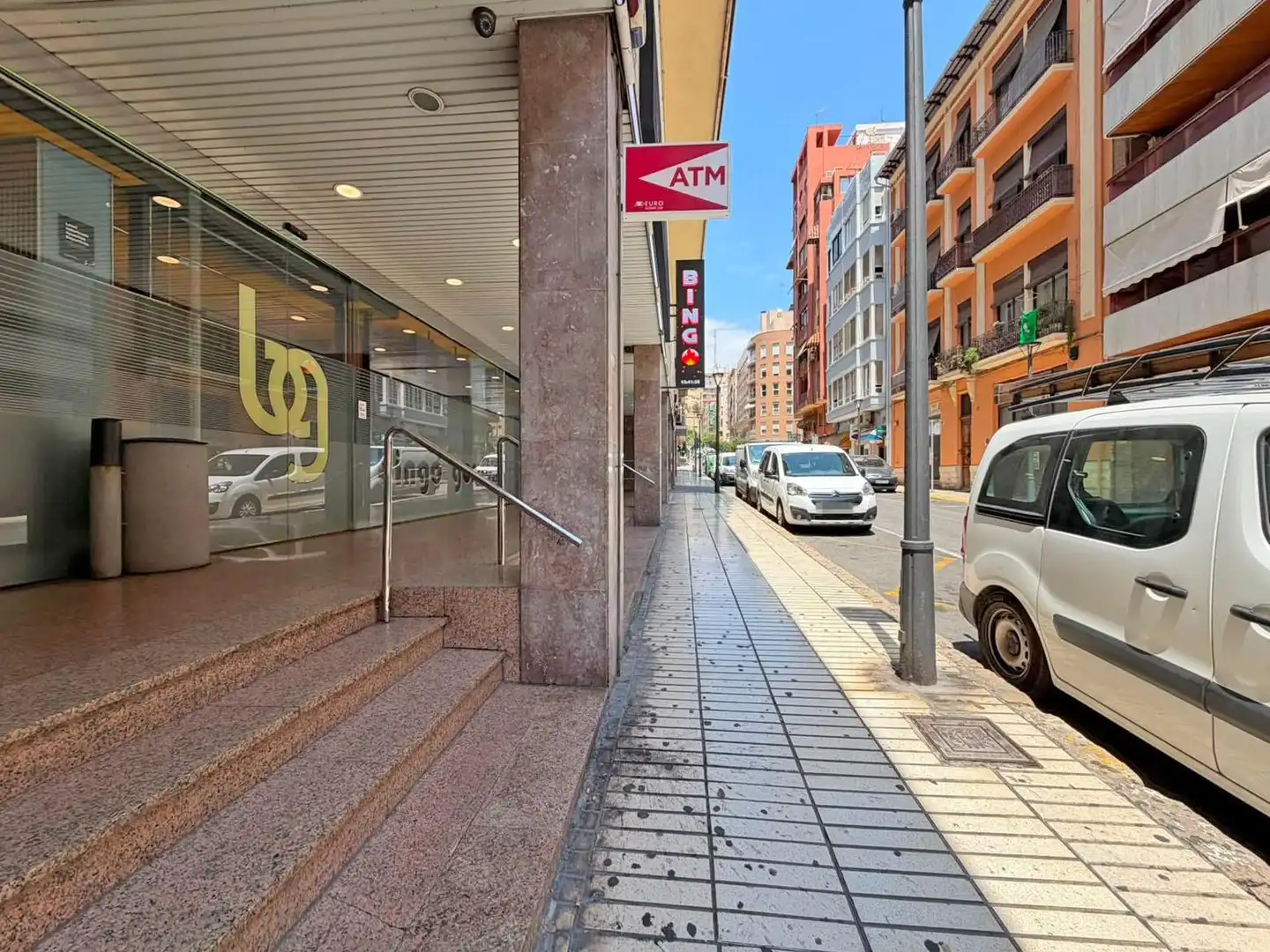 Außenansicht von Wohnung zum Verkauf in Alicante / Alacant mit Klimaanlage, Terrasse und Abstellraum
