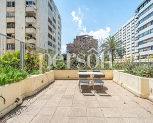 Terrassa de Pis de lloguer en  Valencia Capital amb Calefacció, Parquet i Terrassa