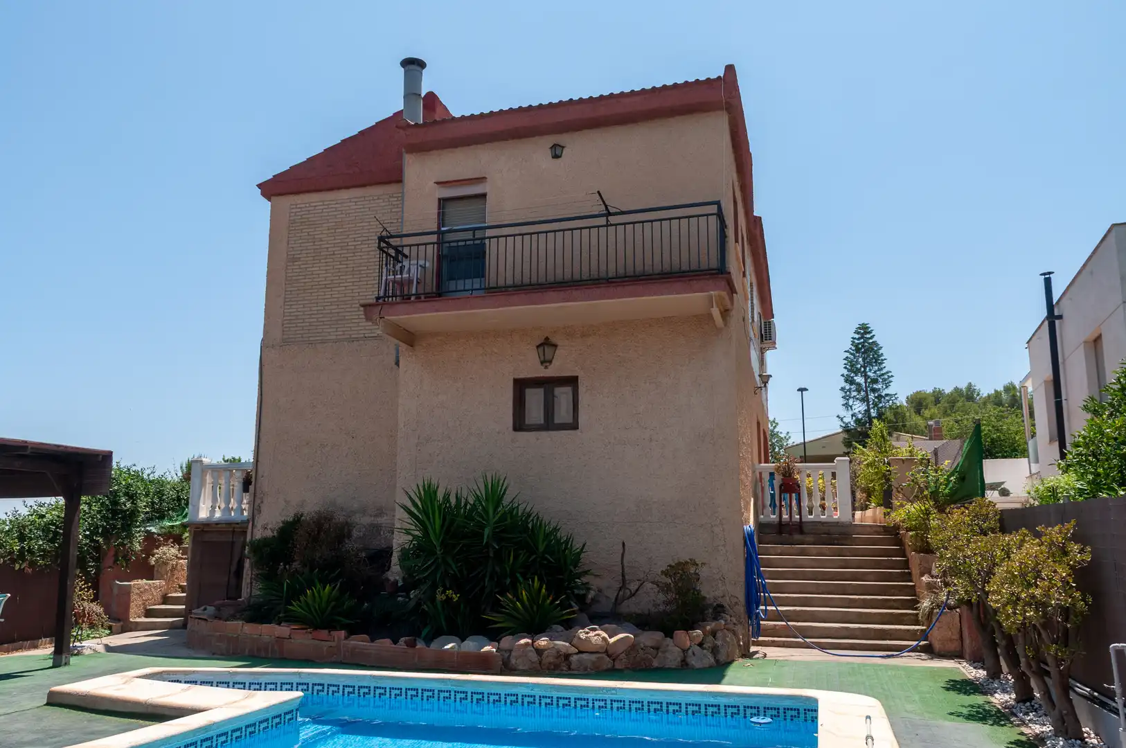 Vista exterior de Casa o xalet en venda en Torrent amb Aire condicionat, Terrassa i Traster