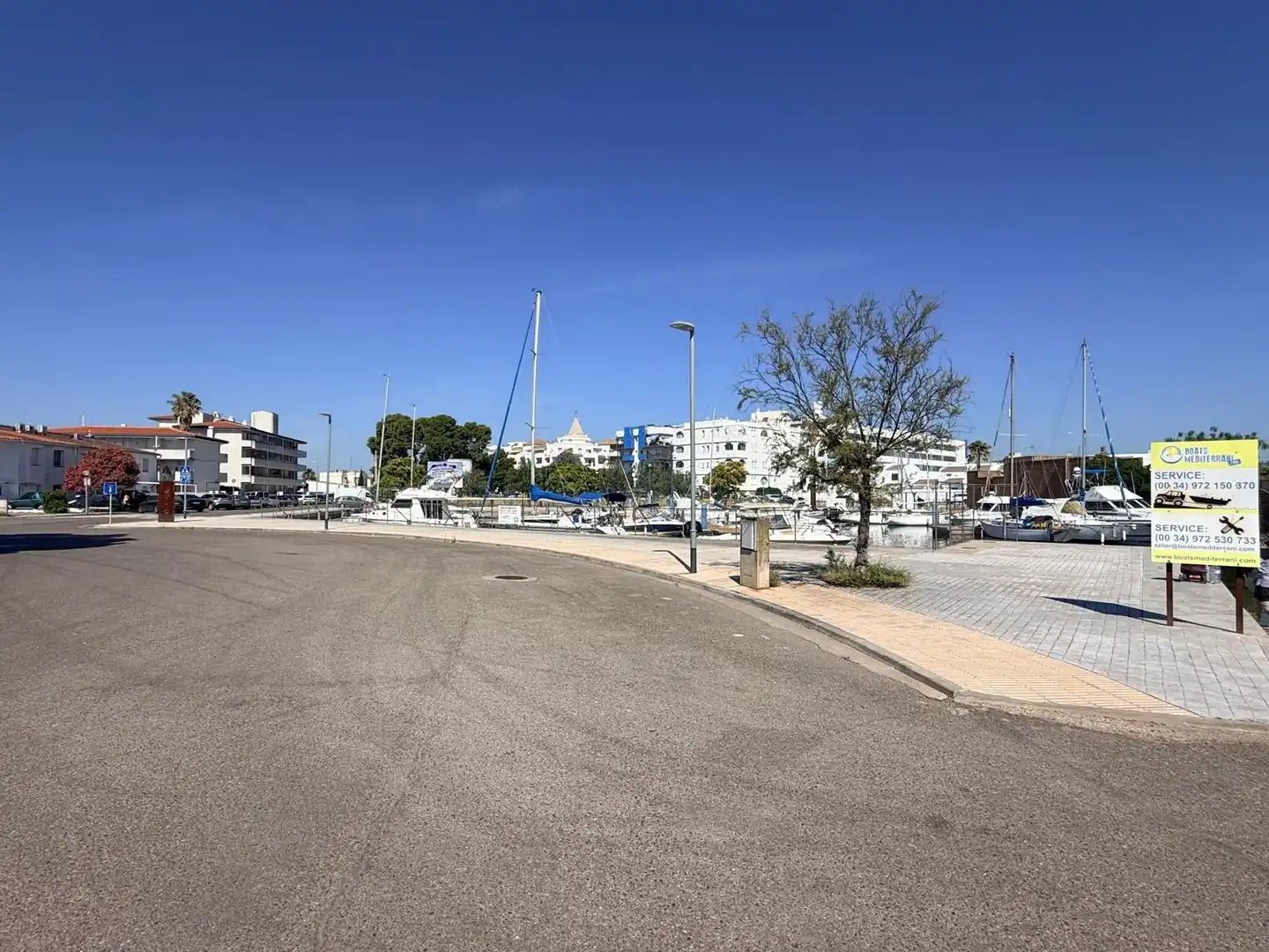 Aparcament de Estudi en venda en Roses amb Calefacció, Terrassa i Moblat