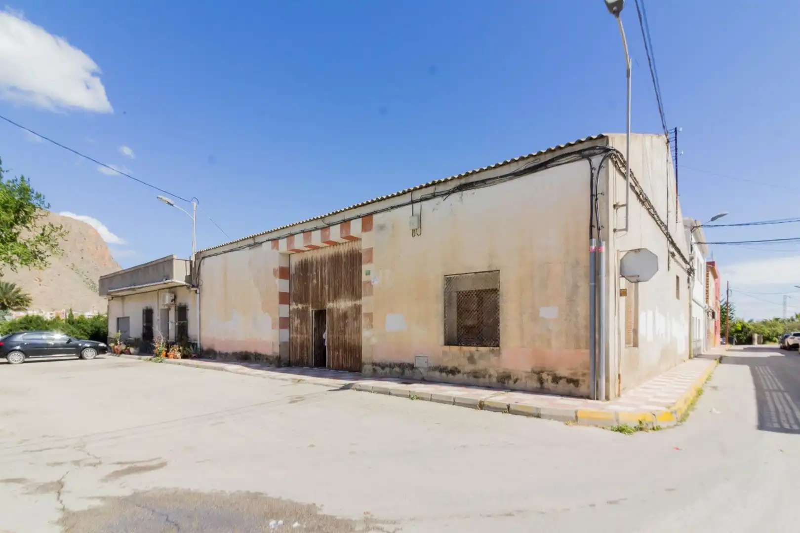 Außenansicht von Fabrikhallen zur Miete in Callosa de Segura