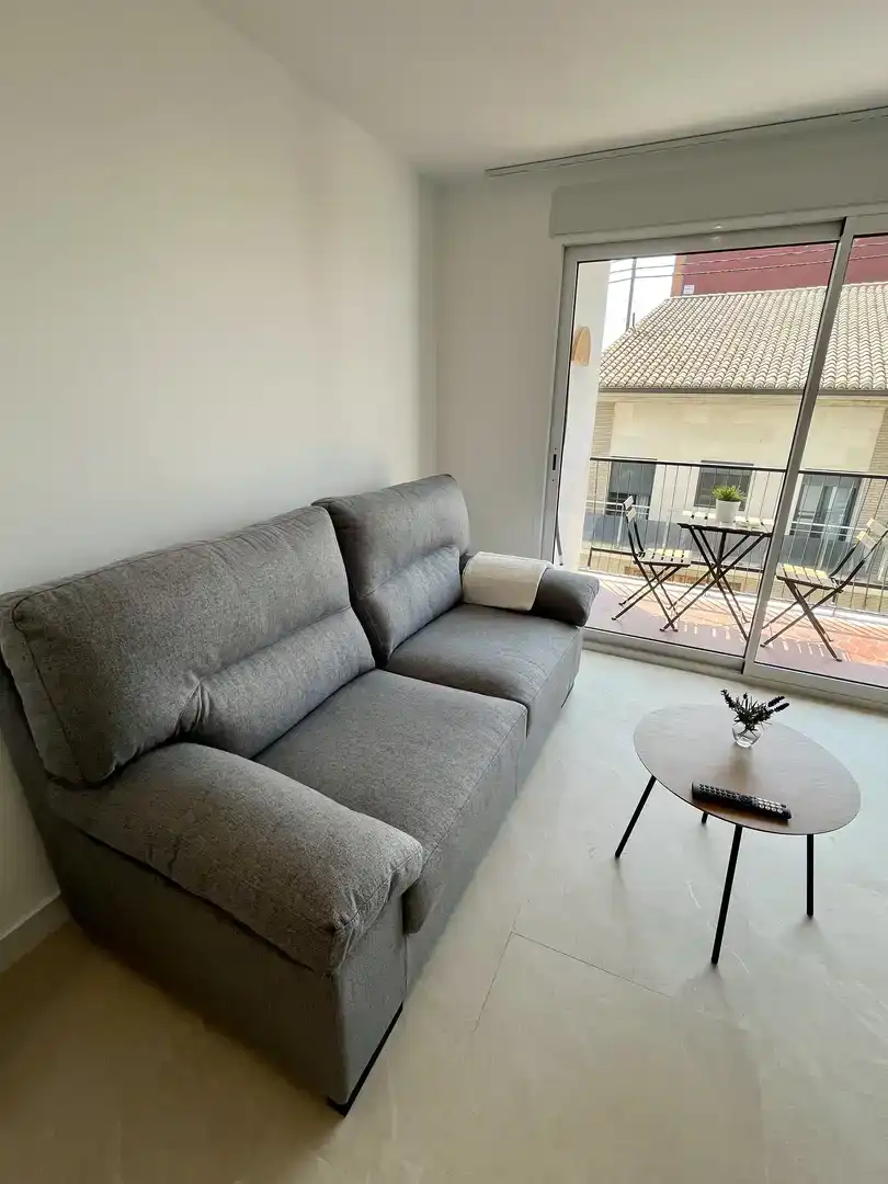 Sala d'estar de Pis de lloguer en Valencia amb Aire condicionat, Moblat i Balcó