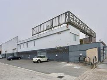 Industrial building for sale in Portal de Zurbano 7