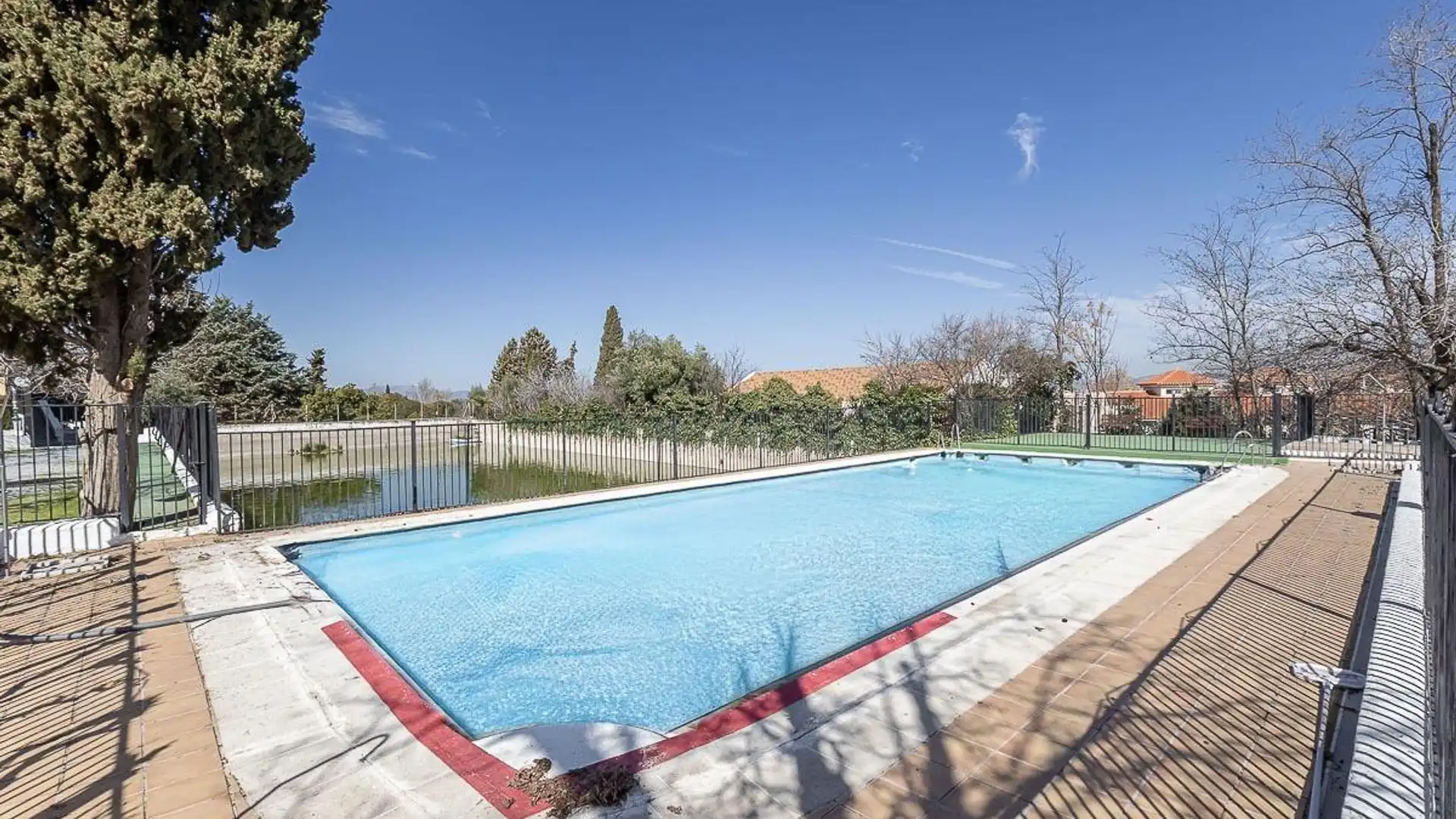 Piscina de Piso de alquiler en Ogíjares con Aire acondicionado y Piscina comunitaria