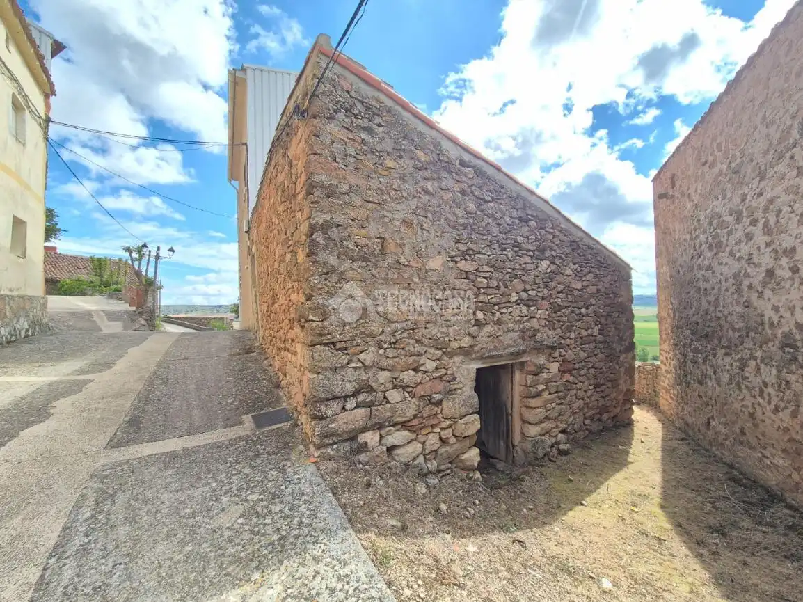 Finca rústica en venda en Anguita amb Jardí privat