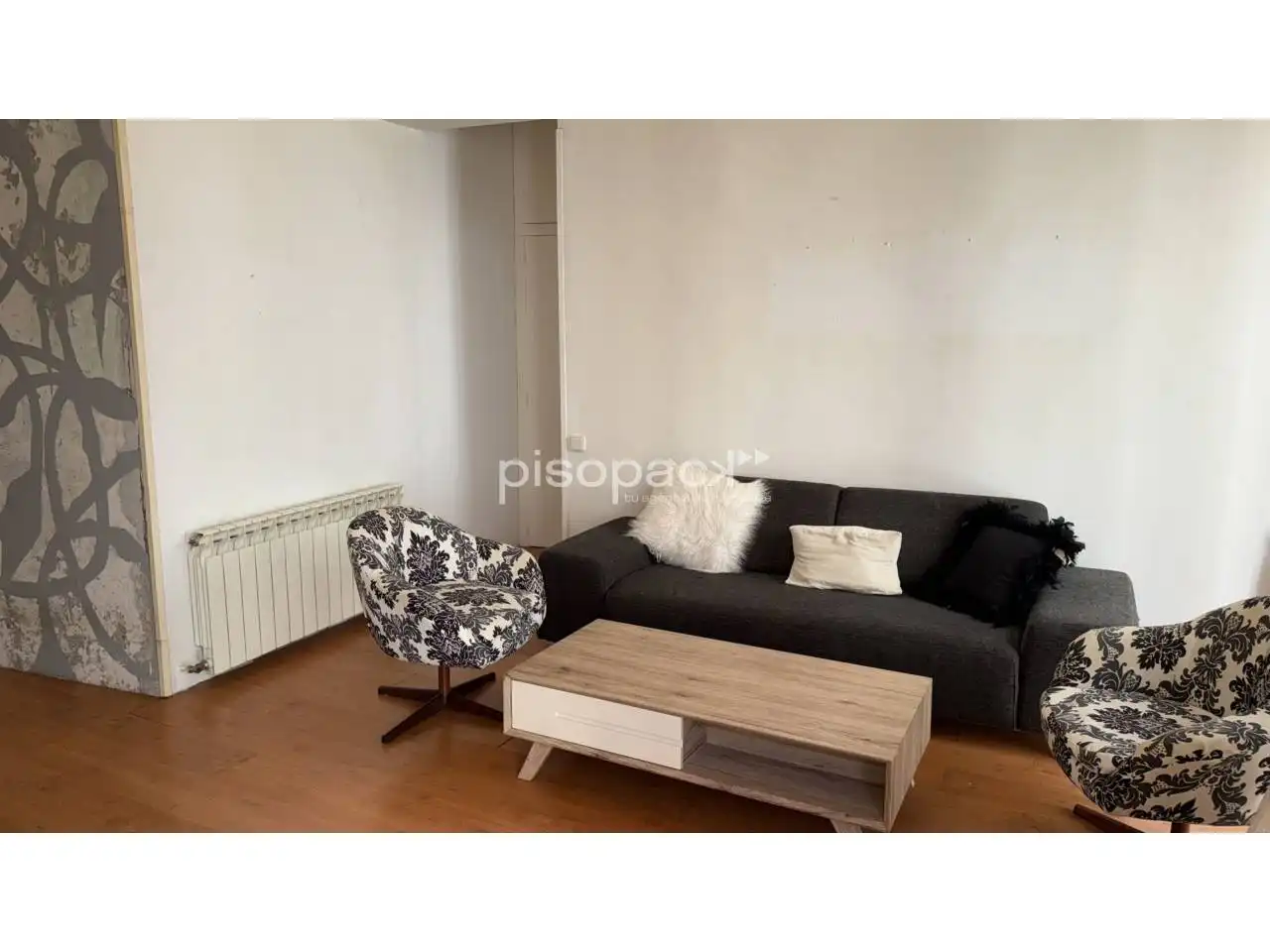 Living room of Flat for sale in  Pamplona / Iruña  with Heating, Parquet flooring and Storage room