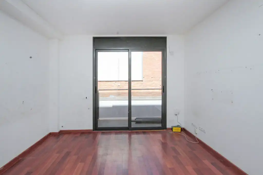 Flat for sale in C/ Almería, Egara