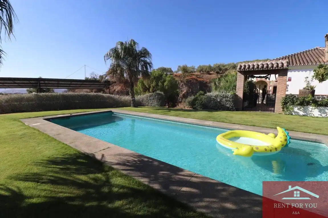 Piscina de Casa o xalet de lloguer en Alozaina amb Aire condicionat, Jardí privat i Piscina
