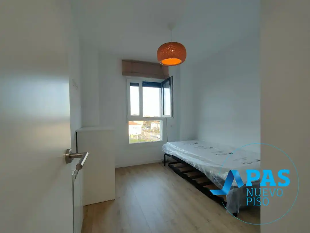 Piso con terraza en alquiler en Soto de la Marina, imagen 18