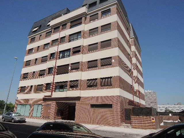 Vista exterior de Garatge en venda en Fuenlabrada