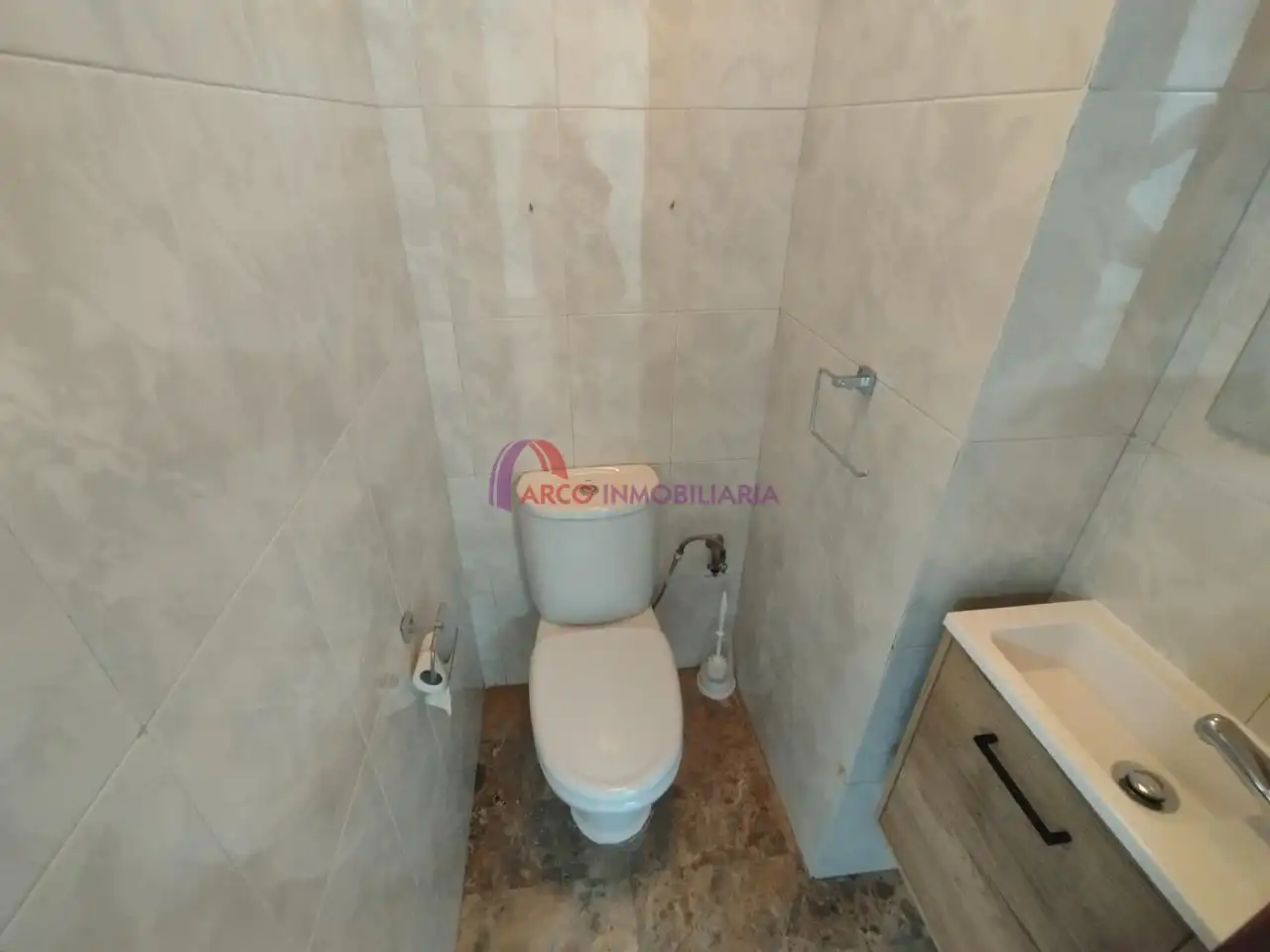 Bathroom of Office for rent in Burgos  with Heating
