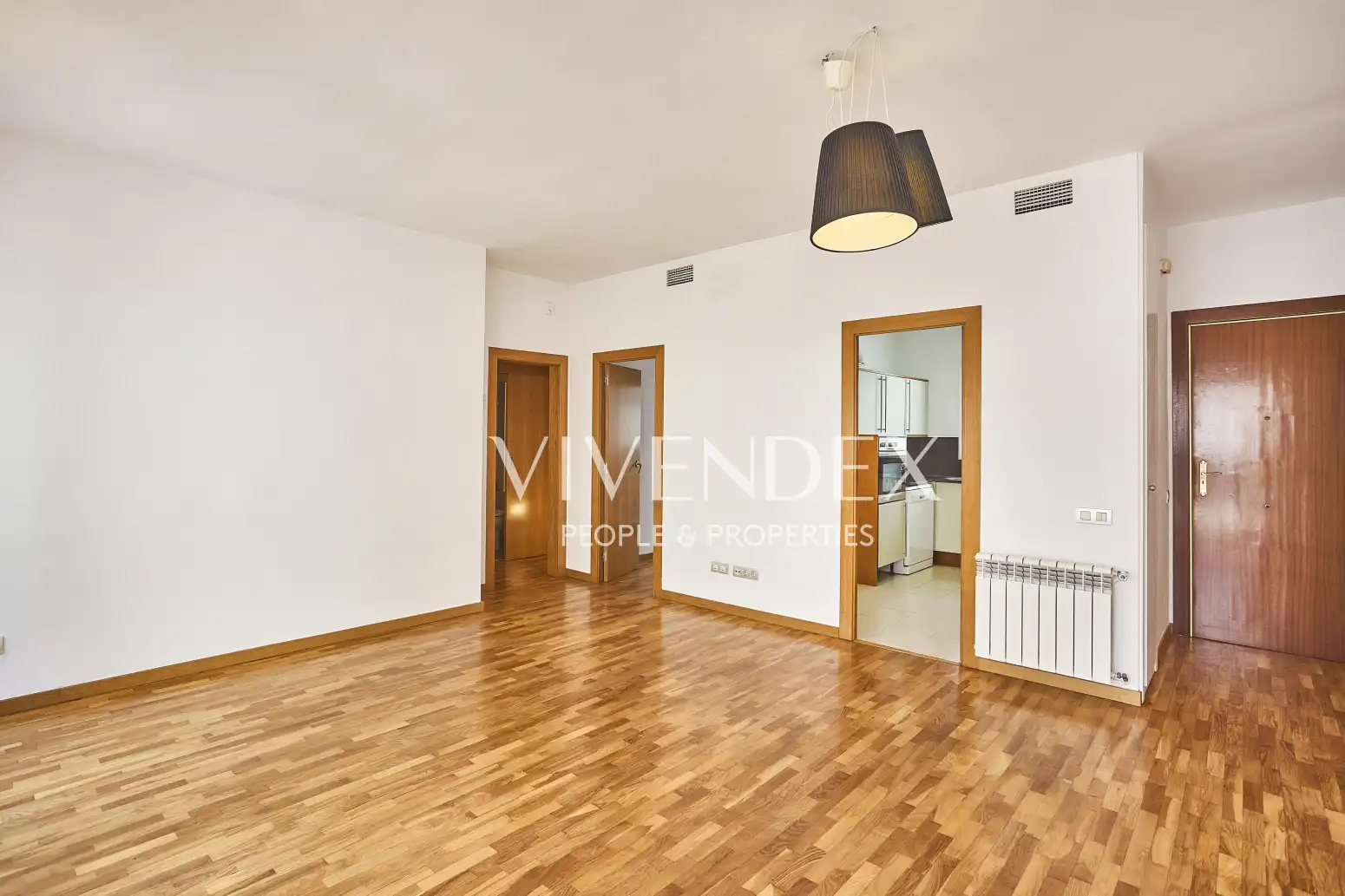 Exterior view of Flat for sale in Barcelona  with Heating, Parquet flooring and Balcony