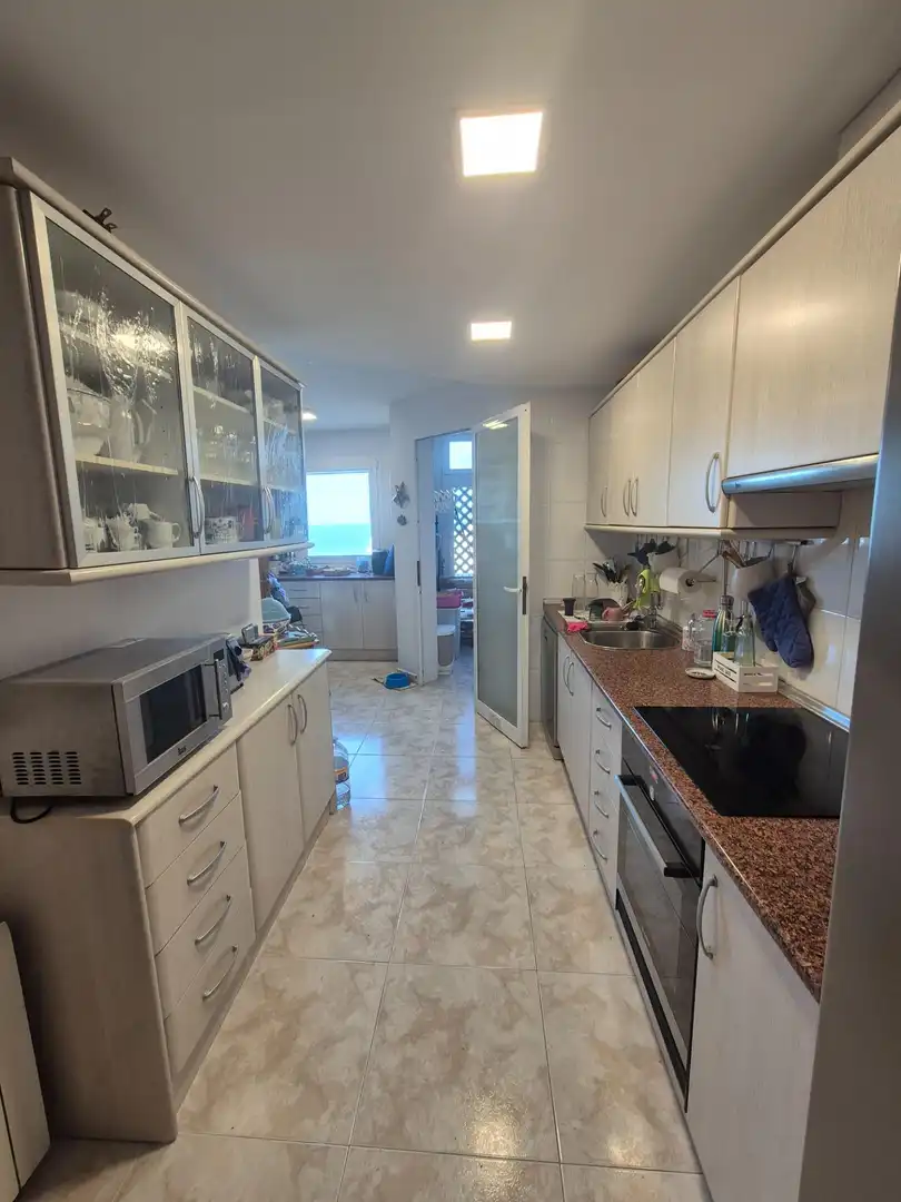 Cocina de Ático de alquiler en Muro con Aire acondicionado, Terraza y Amueblado