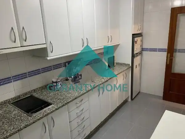Apartamento con ascensor en alquiler en Nuevo Cáceres, imagen 4
