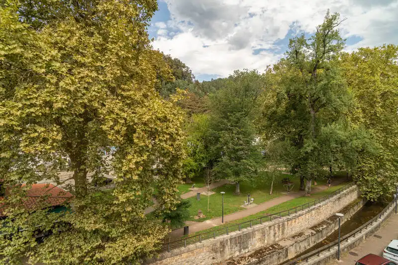 Jardín de Piso en venta en Cabezón de la Sal con Calefacción y Balcón