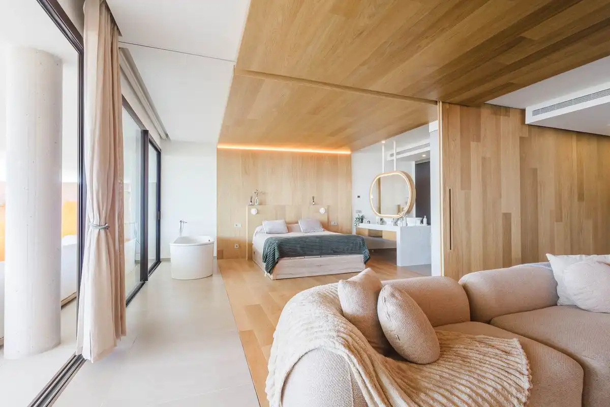 Bedroom of Flat for sale in Fuengirola  with Air Conditioner, Heating and Terrace