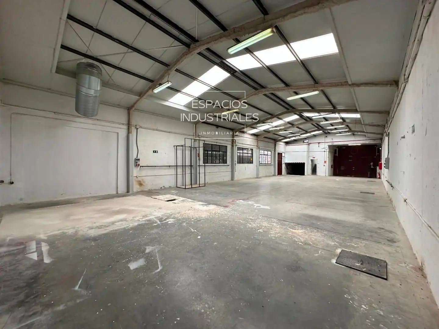 Fabrikhallen zur Miete in Oviedo, Zona Industrial