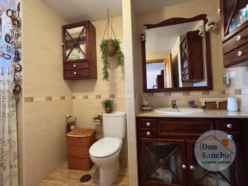 Baño de Casa adosada en venta en Cabezón de Pisuerga con Calefacción, Jardín privado y Terraza