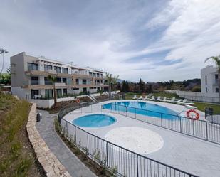 Piscina de Apartament de lloguer en Estepona amb Aire condicionat, Terrassa i Traster