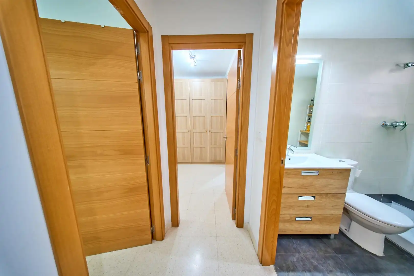 Wohnung zum Verkauf in Granada mit Heizung, Privatgarten und Gemeinschaftspool