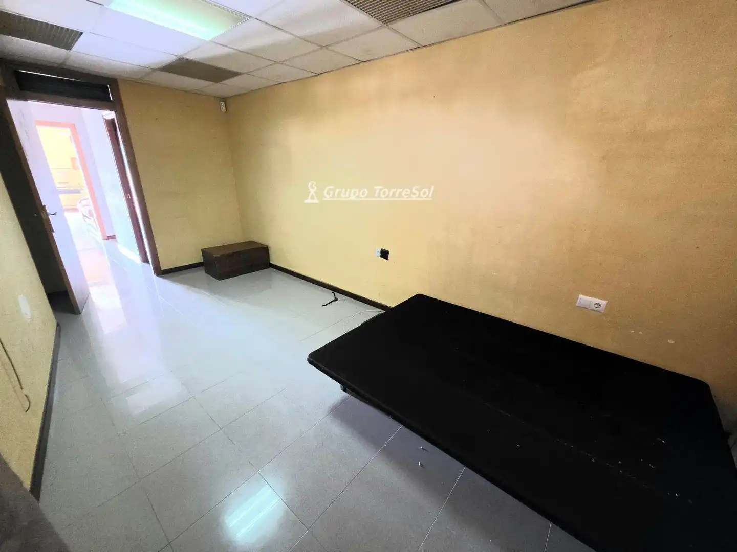 Commercial properties for sale in de Renau, Creixell