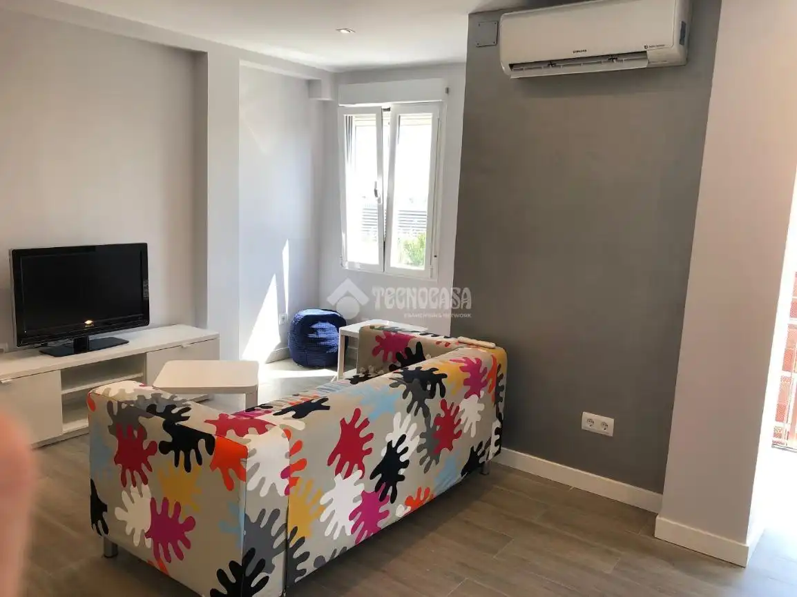 Sala de estar de Estudio de alquiler en Madrid con Aire acondicionado, Calefacción y Terraza