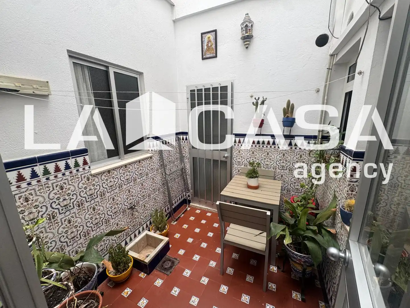 Balcony of Houses for sale in Sevilla  with Air Conditioner and Storage room