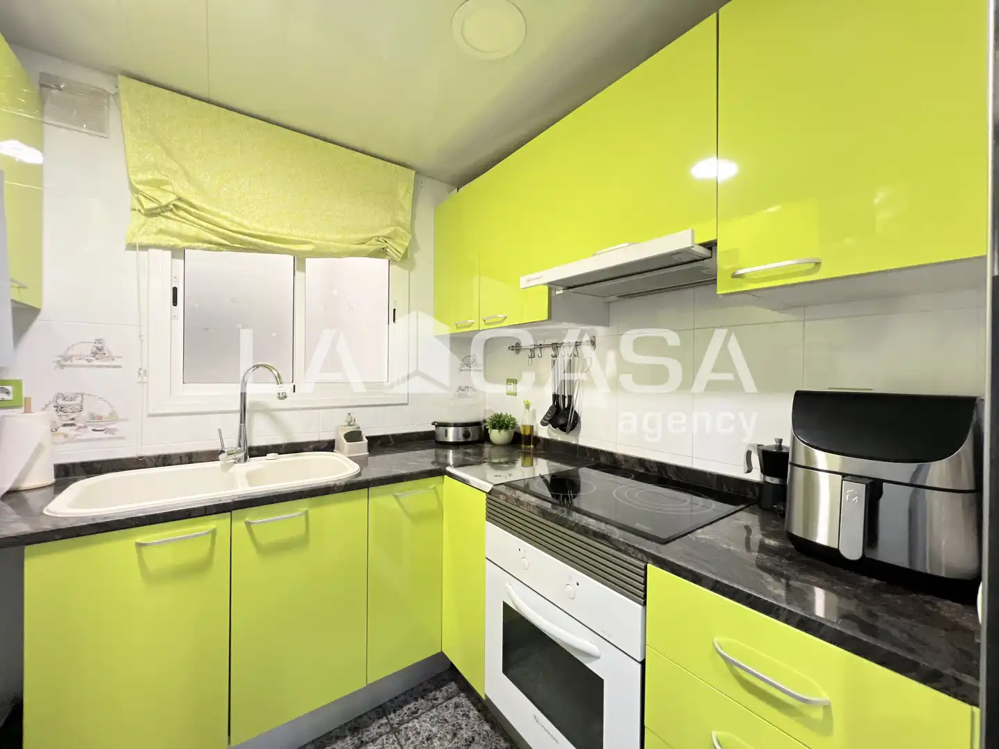 Cocina de Piso en venta en Badalona con Calefacción